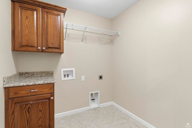 2913 Willowbend Court, Manhattan, KS 66502