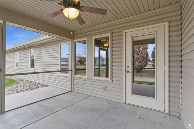 2913 Willowbend Court, Manhattan, KS 66502