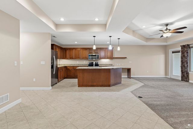 2913 Willowbend Court, Manhattan, KS 66502