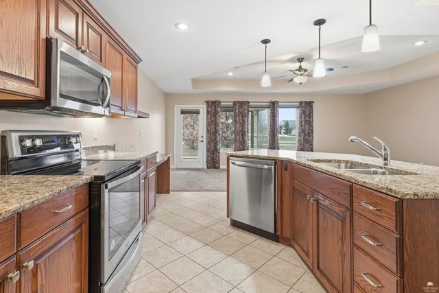 2913 Willowbend Court, Manhattan, KS 66502