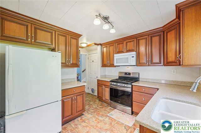 732 Lyons Street, Bethlehem City, PA 18018