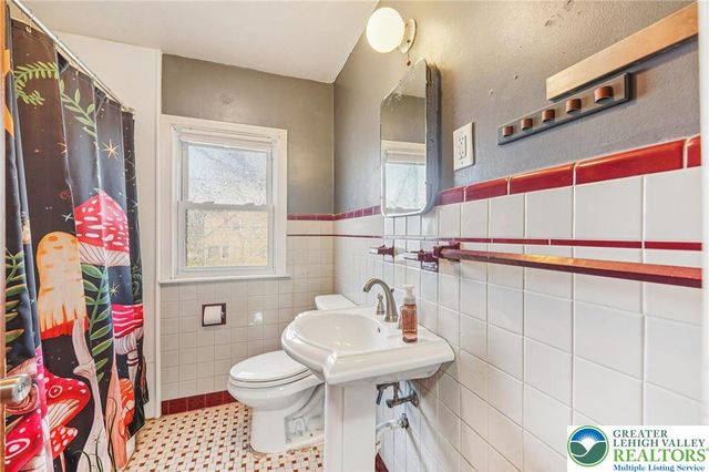 732 Lyons Street, Bethlehem City, PA 18018