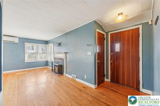 732 Lyons Street, Bethlehem City, PA 18018