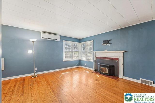 732 Lyons Street, Bethlehem City, PA 18018