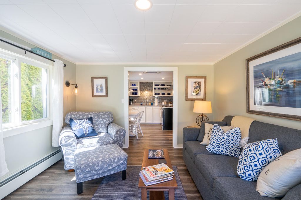 8 Railroad Avenue, Kennebunk, ME 04043 — photo 3