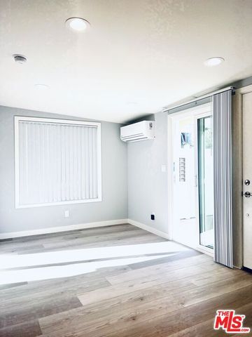 1056 WINCHESTER Avenue B, Glendale, CA 91201