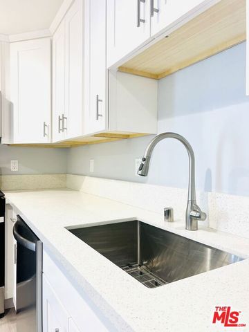 1056 WINCHESTER Avenue B, Glendale, CA 91201