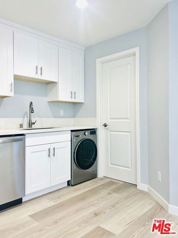 1056 WINCHESTER Avenue B, Glendale, CA 91201