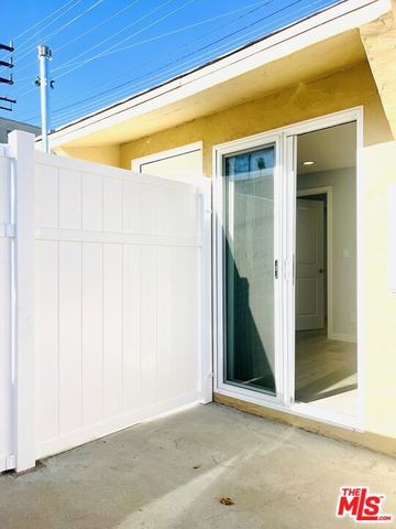 1056 WINCHESTER Avenue B, Glendale, CA 91201