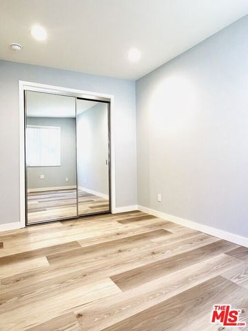 1056 WINCHESTER Avenue B, Glendale, CA 91201