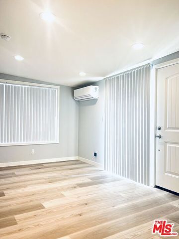 1056 WINCHESTER Avenue B, Glendale, CA 91201