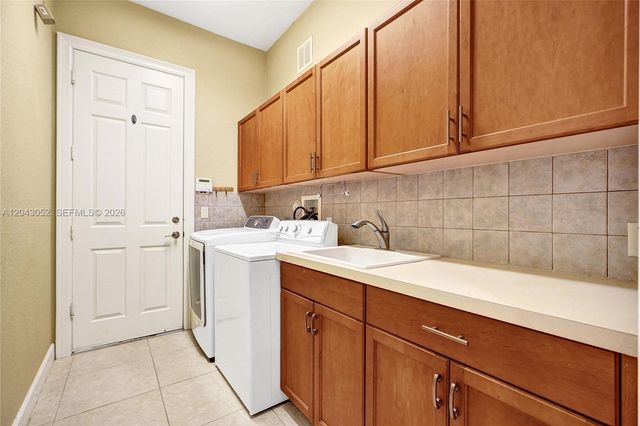 9316 Pearch Ln, Boynton Beach, FL 33437