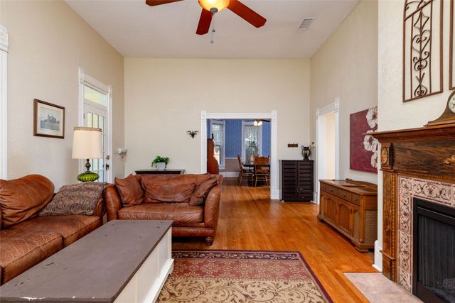 412 W Josephine Street, Weatherford, TX 76086
