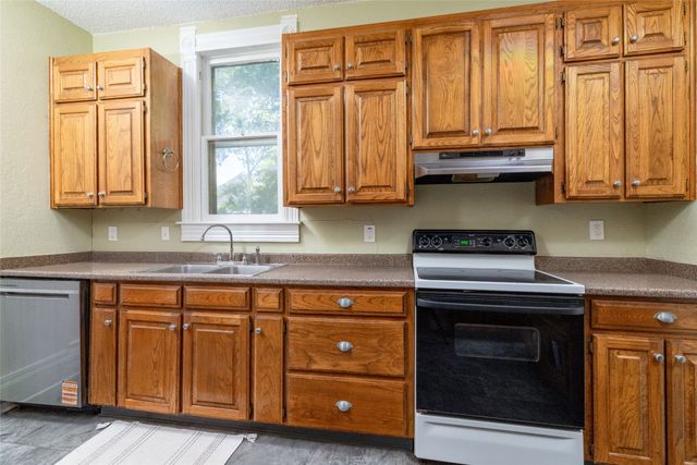 412 W Josephine Street, Weatherford, TX 76086