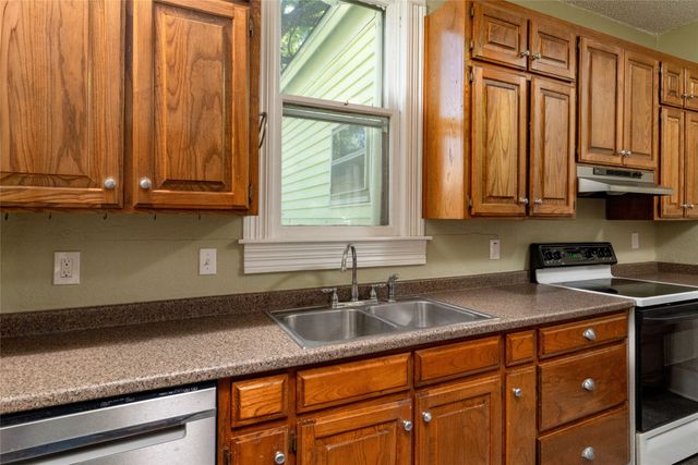 412 W Josephine Street, Weatherford, TX 76086