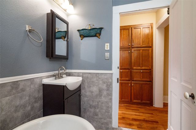 412 W Josephine Street, Weatherford, TX 76086