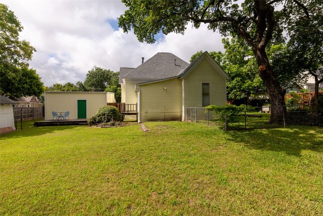 412 W Josephine Street, Weatherford, TX 76086