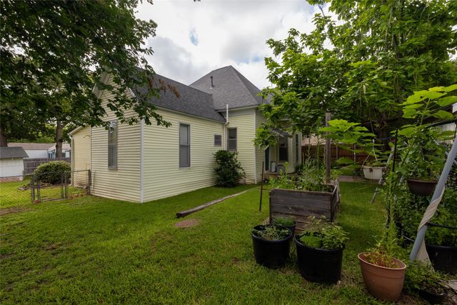 412 W Josephine Street, Weatherford, TX 76086
