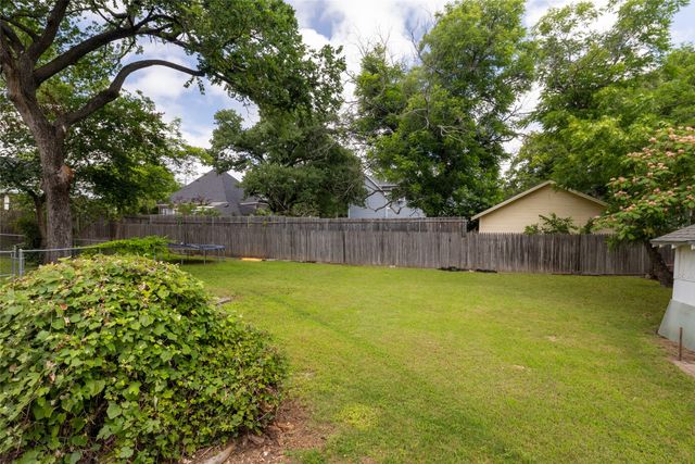 412 W Josephine Street, Weatherford, TX 76086