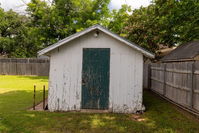 412 W Josephine Street, Weatherford, TX 76086