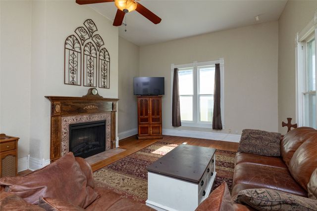 412 W Josephine Street, Weatherford, TX 76086