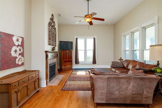 412 W Josephine Street, Weatherford, TX 76086