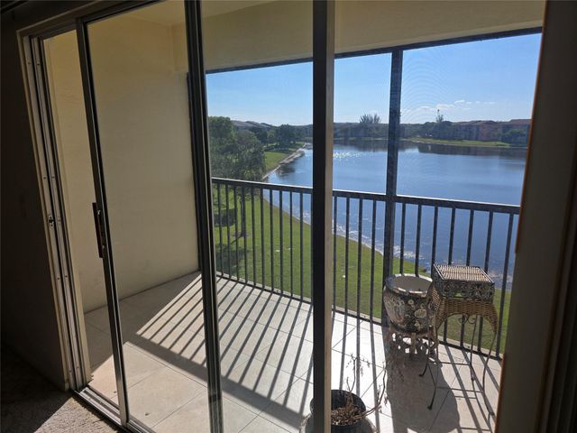 550 SW 138th Ave 402K, Pembroke Pines, FL 33027