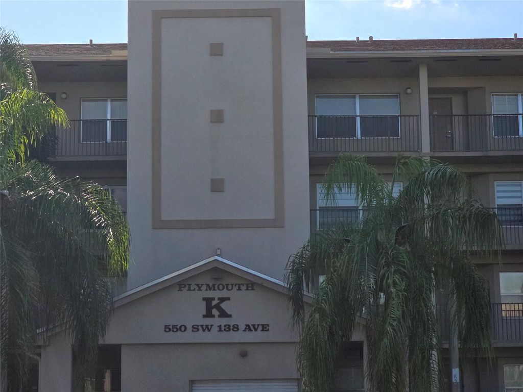 550 SW 138th Ave 402K, Pembroke Pines, FL 33027