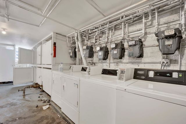 1404 W Flournoy Street 1, Chicago, IL 60607