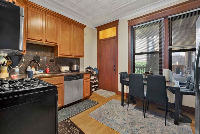 1404 W Flournoy Street 1, Chicago, IL 60607