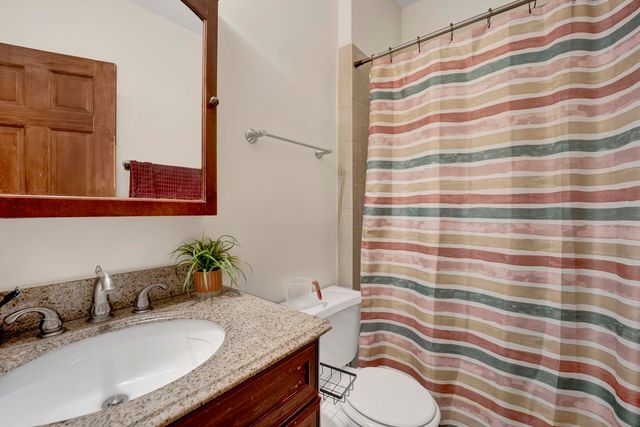 1404 W Flournoy Street 1, Chicago, IL 60607