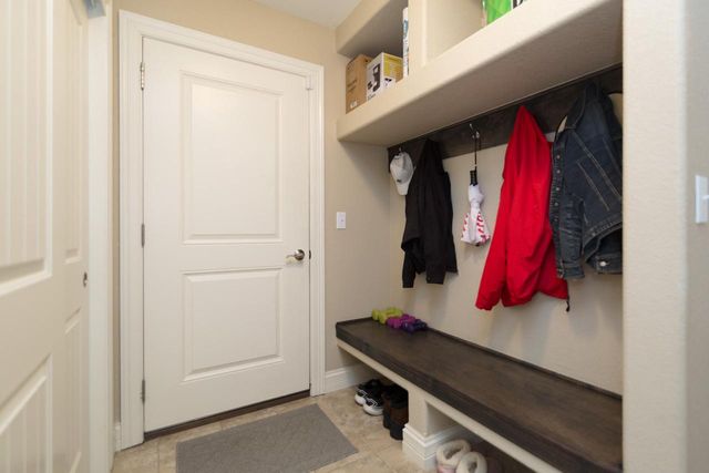 558 Yosemite AVENUE, Hartford, WI 53027