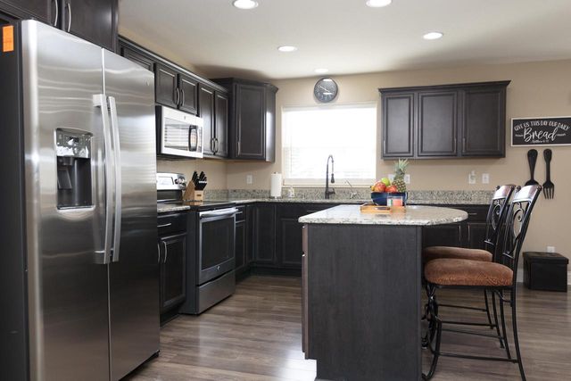 558 Yosemite AVENUE, Hartford, WI 53027