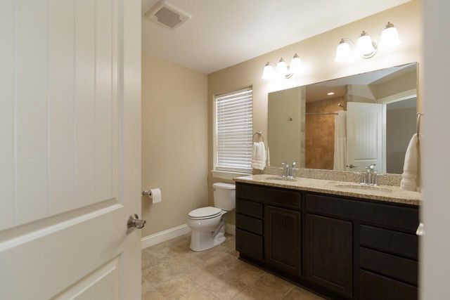 558 Yosemite AVENUE, Hartford, WI 53027