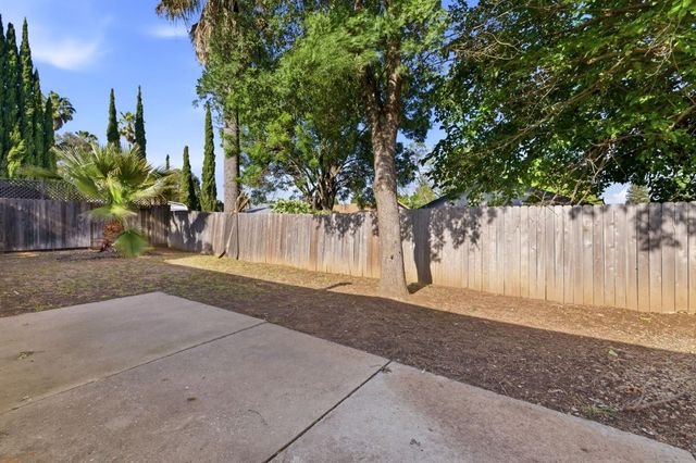 7826 Ashmont St, Citrus Heights, CA 95621