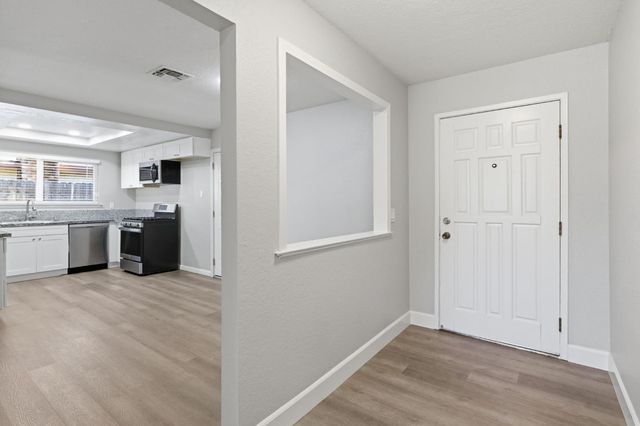 7826 Ashmont St, Citrus Heights, CA 95621