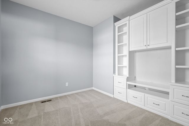 12042 Eagletree Court, Zionsville, IN 46077