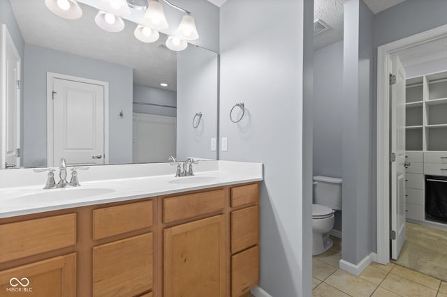 12042 Eagletree Court, Zionsville, IN 46077