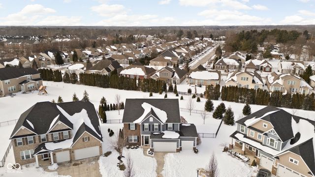 12042 Eagletree Court, Zionsville, IN 46077