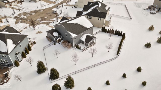 12042 Eagletree Court, Zionsville, IN 46077