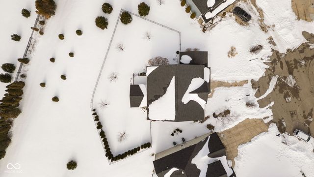 12042 Eagletree Court, Zionsville, IN 46077