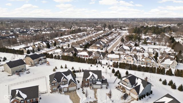 12042 Eagletree Court, Zionsville, IN 46077