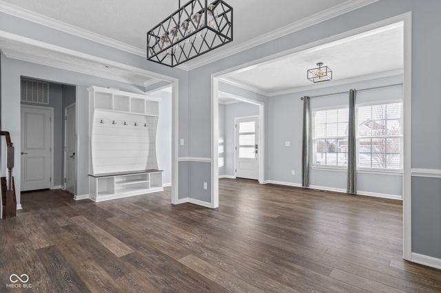 12042 Eagletree Court, Zionsville, IN 46077