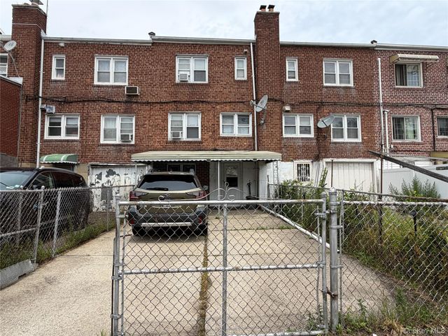 150-14 78th Avenue, Kew Garden Hills, NY 11367
