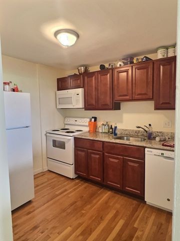 1039 Commonwealth Ave 27, Boston, MA 02215