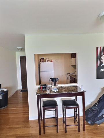 1039 Commonwealth Ave 27, Boston, MA 02215