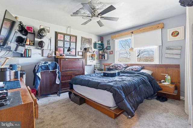 87 W PARK AVE, Sellersville, PA 18960