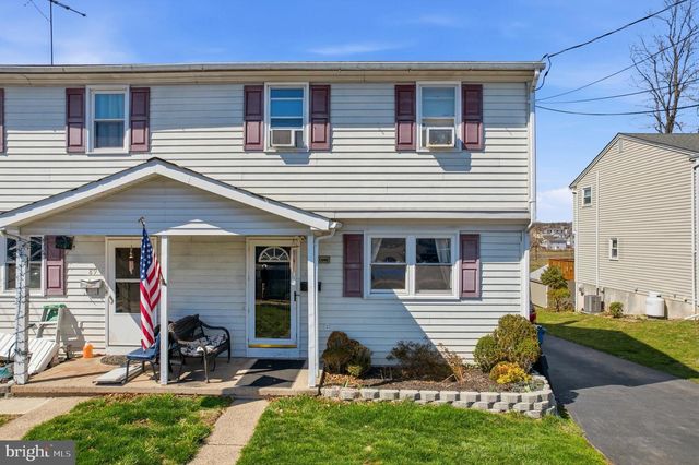 87 W PARK AVE, Sellersville, PA 18960