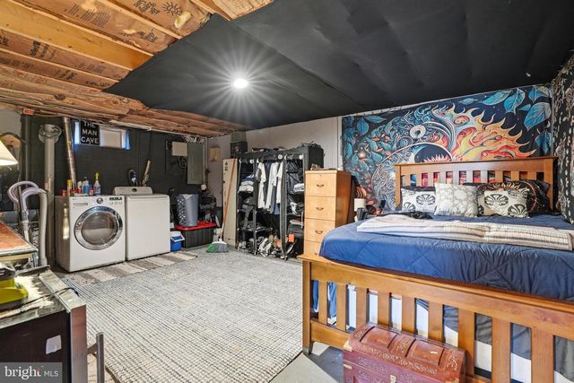 87 W PARK AVE, Sellersville, PA 18960