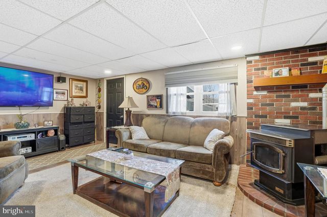 87 W PARK AVE, Sellersville, PA 18960